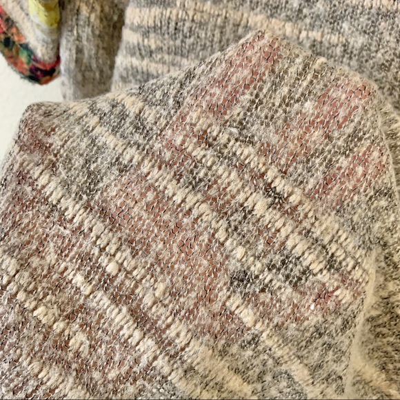 GIMMICKS BY BKE Brown Sequin Top - Picture 7 of 7